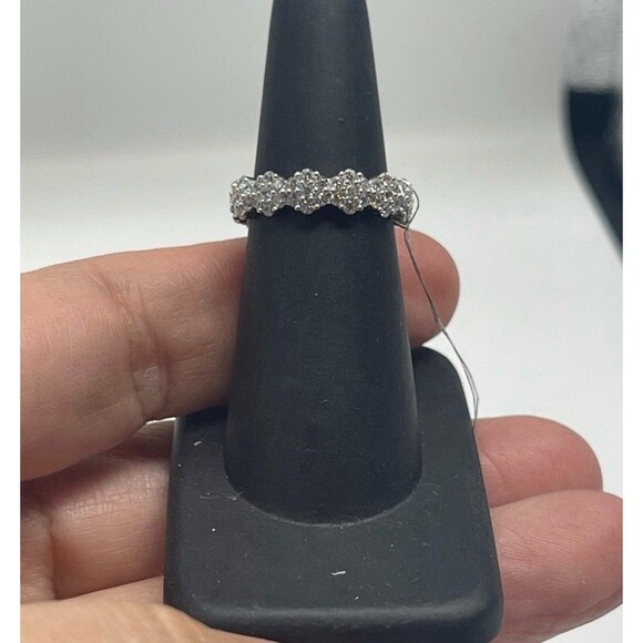 Suzy Levian Sterling Silver Cubic Zirconia Floral Eternity Ring Sz 5.5 New - Picture 3 of 10